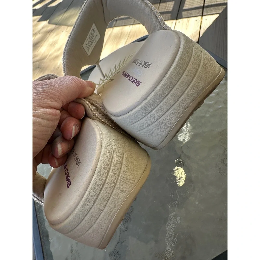 Skechers‎ Memory Foam Gold Wedge Sandals Women's 9 Natural Beige